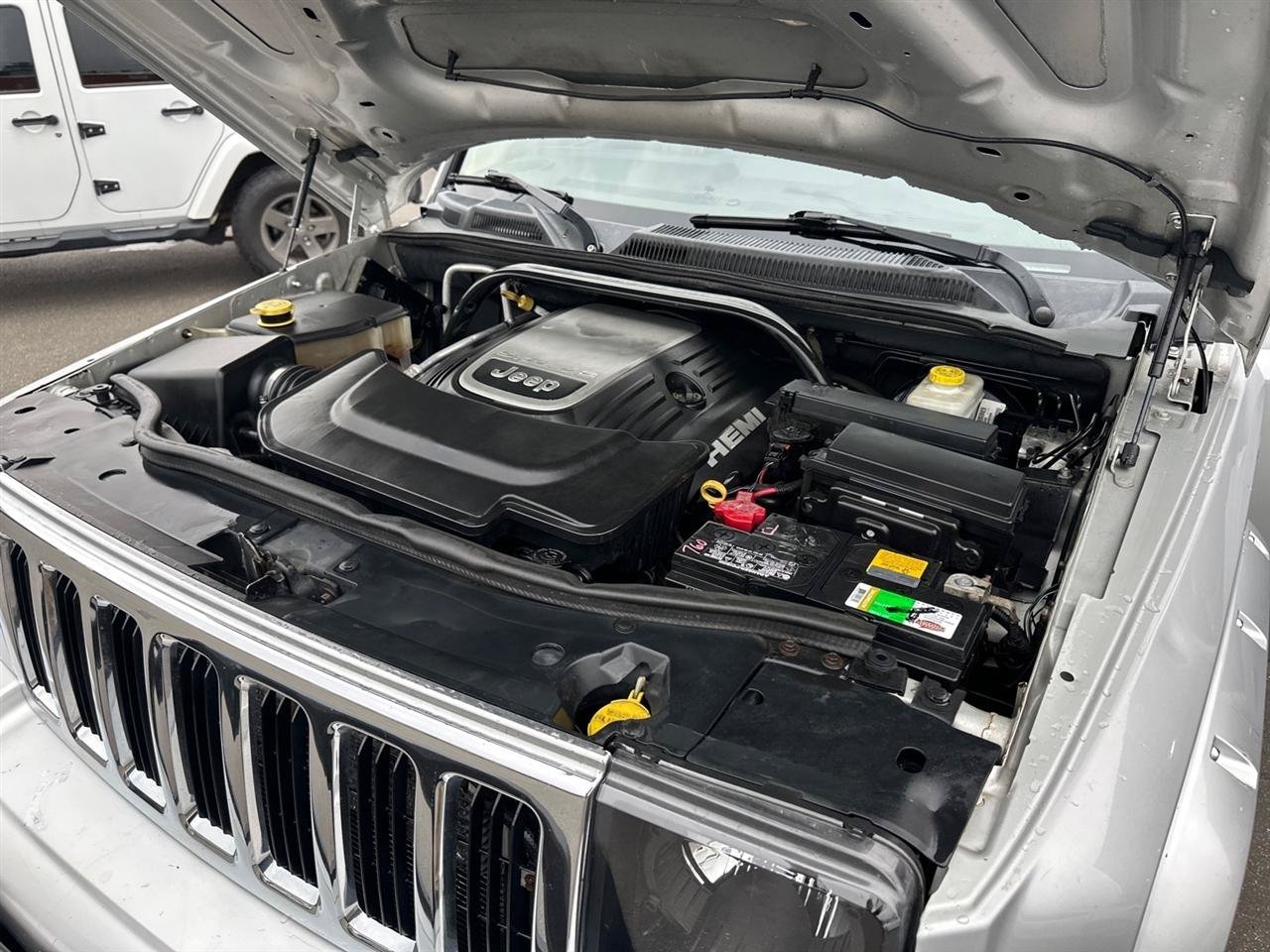 Used 2006 Jeep Commander Limited AWD/4WD image 23