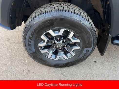 Used 2017 Toyota Tacoma TRD Off-Road w/ Tow Package (A/T) image 11