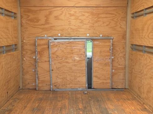 Used 2023 Ford E-450 and Econoline 450 Super Duty RWD image 13