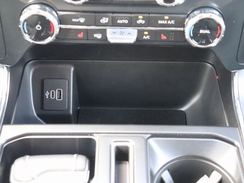 Used 2025 Ford F150 Lightning XLT image 25