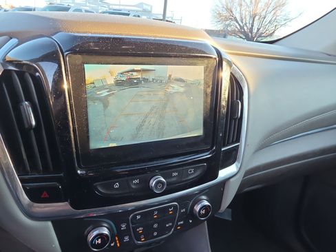 Used 2019 Chevrolet Traverse LT image 19