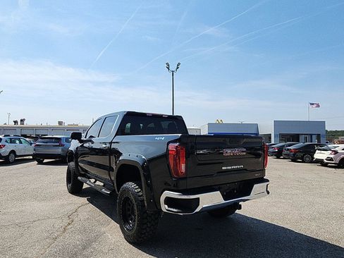 Used 2025 GMC Sierra 1500 SLT image 3