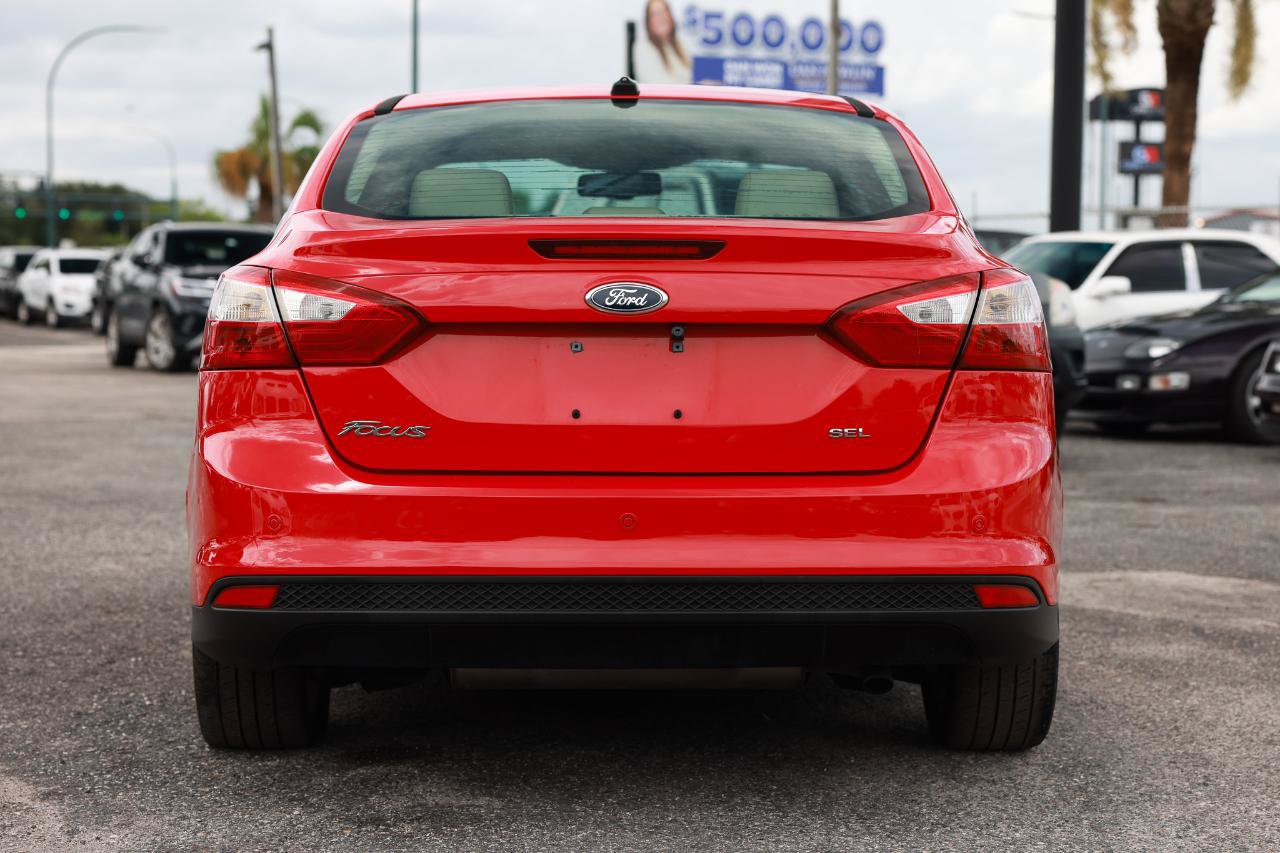 Used 2012 Ford Focus SEL FWD image 9