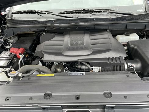 Used 2021 Nissan Titan SV w/ SV Convenience Package image 41