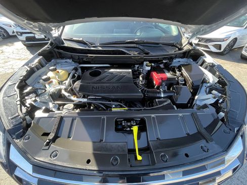 Used 2025 Nissan Rogue SV FWD image 34