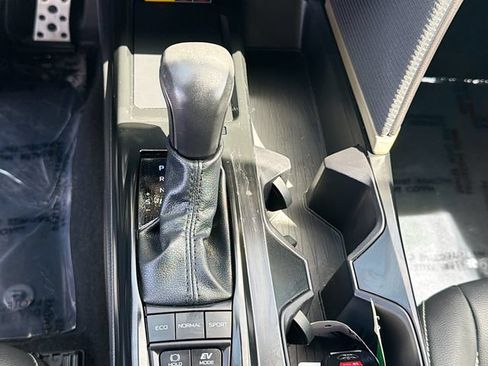 Used 2025 Toyota Camry SE FWD image 17