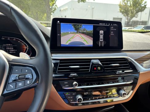 Certified 2023 BMW 540i RWD image 30