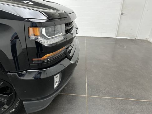Used 2019 Chevrolet Silverado 1500 LT w/ All Star Edition image 2
