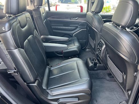 Used 2022 Jeep Grand Cherokee L Limited image 18