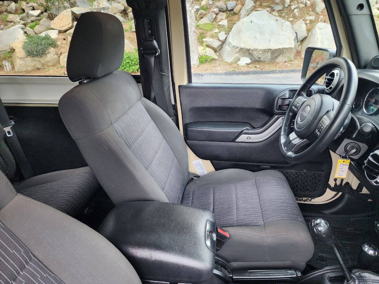 Used 2011 Jeep Wrangler Sahara w/ Dual Top Group AWD/4WD image 14