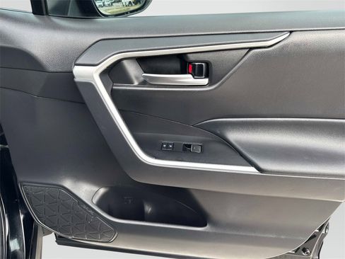 Used 2023 Toyota RAV4 AWD Hybrid image 16