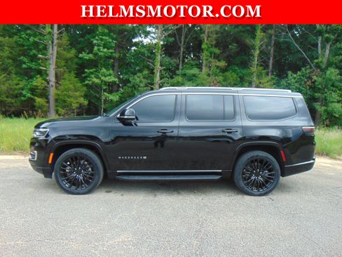Certified 2025 Jeep Wagoneer 4WD image 2