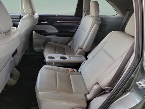 Used 2015 Toyota Highlander Limited image 15