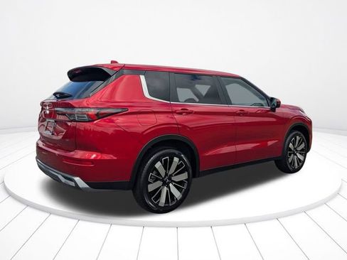 New 2026 Mitsubishi Outlander SE FWD image 3