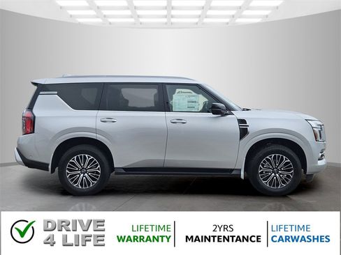 New 2025 Nissan Armada SL image 8