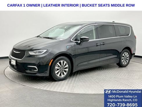 Used 2024 Chrysler Pacifica Limited FWD image 1