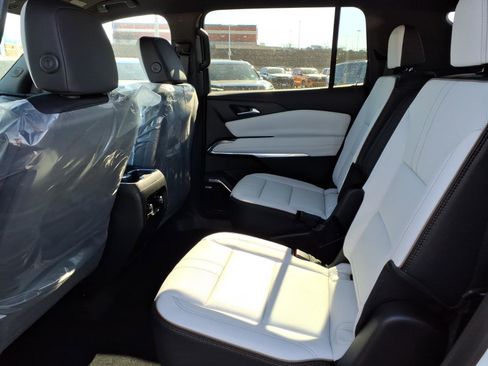 New 2026 Chevrolet Traverse High Country w/ LPO, Floor Liner Package FWD image 40