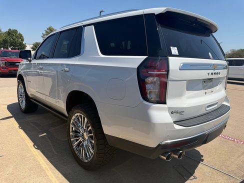 Used 2021 Chevrolet Tahoe High Country w/ Premium Package RWD image 4