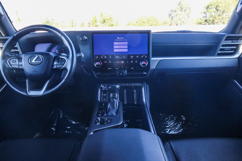 Certified 2025 Lexus GX 550 w/ Cold Area Package AWD/4WD image 13