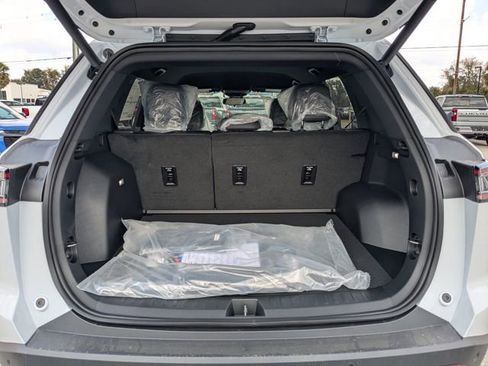 New 2026 Chevrolet Equinox ACTIV w/ Convenience Package III FWD image 11
