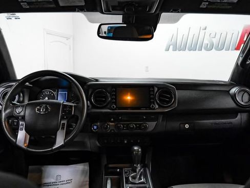 Used 2020 Toyota Tacoma TRD Off-Road w/ Advanced Technology Package AWD/4WD image 11