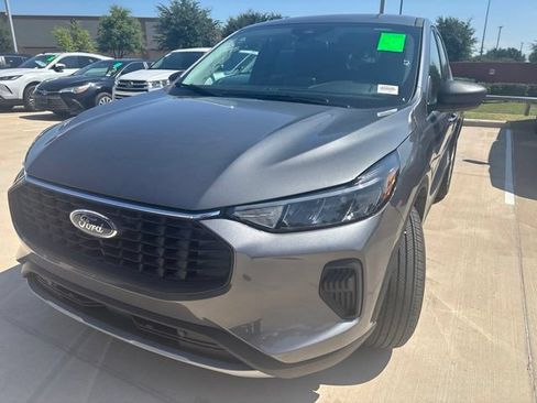 Used 2025 Ford Escape Active FWD image 6