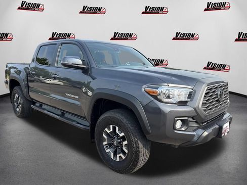Used 2022 Toyota Tacoma TRD Off-Road AWD/4WD image 3