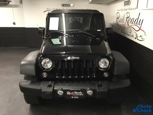 Used 2015 Jeep Wrangler Unlimited Rubicon w/ Connectivity Group image 4