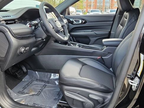 New 2026 Jeep Compass Latitude image 8