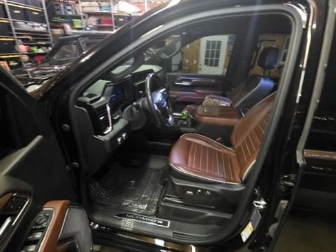 Used 2024 GMC Sierra 3500 Denali Ultimate image 2