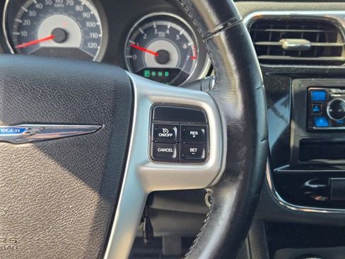 Used 2011 Chrysler 200 Touring FWD image 24