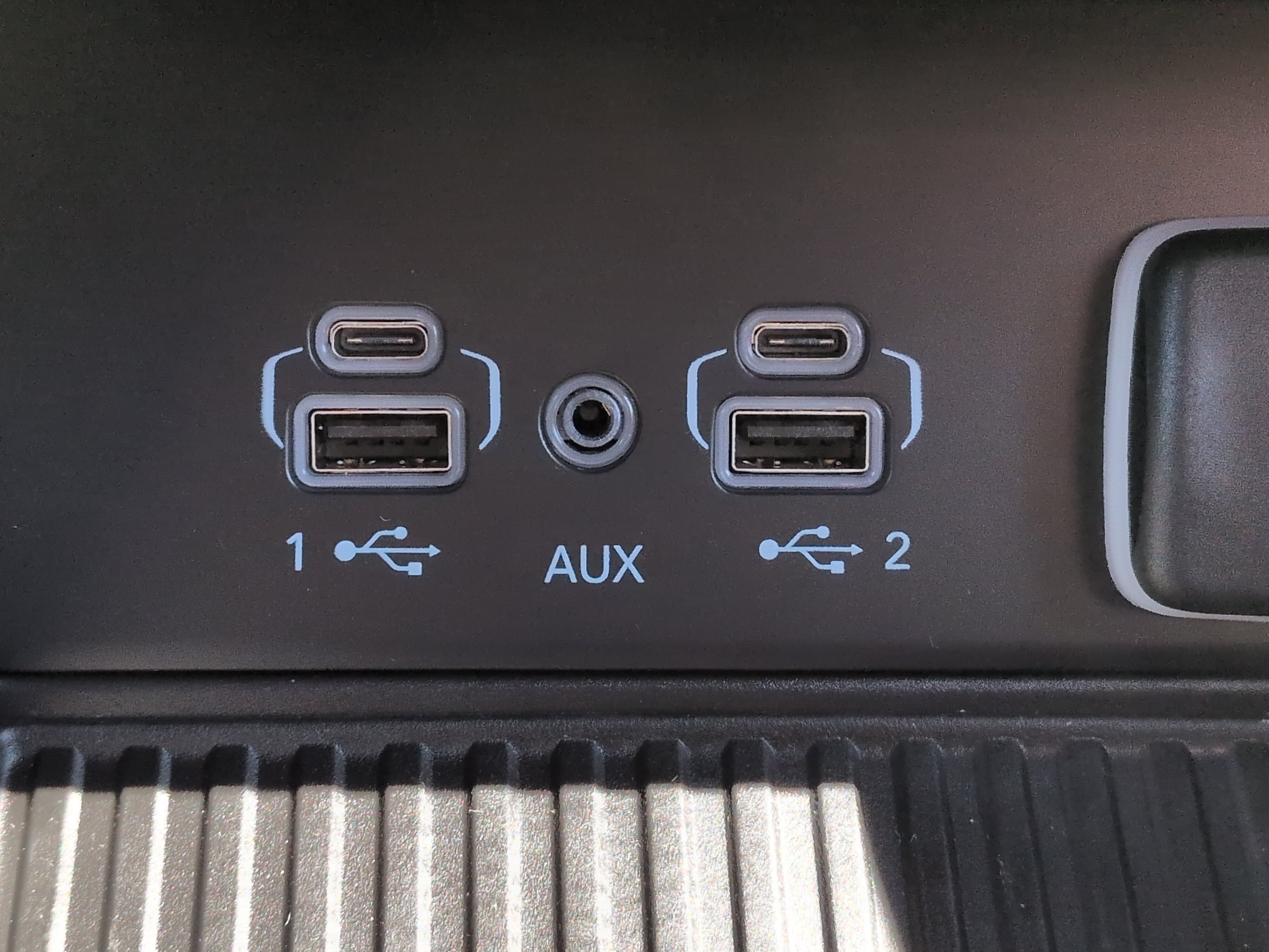 New 2026 Jeep Grand Cherokee Altitude AWD/4WD image 21