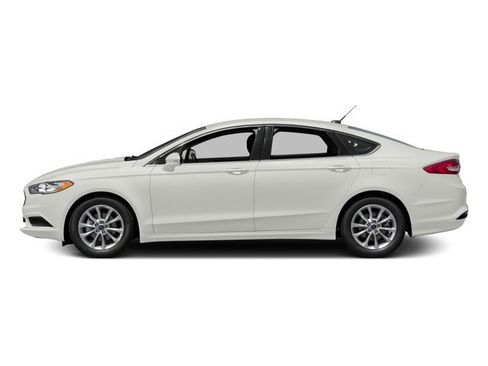 Used 2017 Ford Fusion SE w/ Fusion SE Technology Package image 3