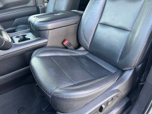 Used 2021 Chevrolet Suburban Z71 w/ Rear Media and Nav Package AWD/4WD image 5