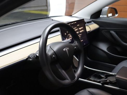 Used 2020 Tesla Model 3 Long Range image 23