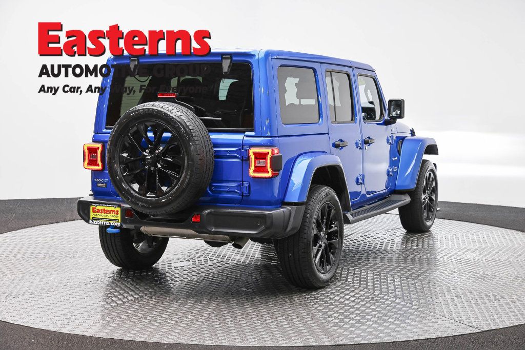 Used 2024 Jeep Wrangler Unlimited Sahara w/ Technology Group AWD/4WD image 7