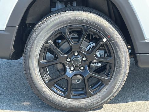 New 2026 Jeep Compass Latitude AWD/4WD image 32