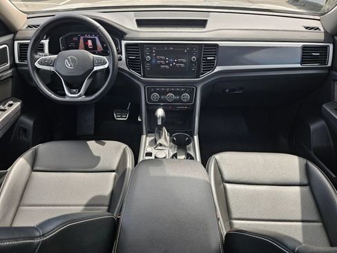 Used 2022 Volkswagen Atlas SEL R-Line AWD/4WD image 9
