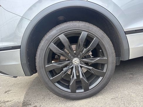 Used 2020 Volkswagen Tiguan SE R-Line image 16