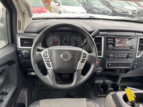 Used 2017 Nissan Titan S image 13