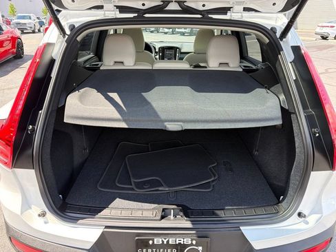 Used 2024 Volvo XC40 B5 Ultimate w/ Climate Package AWD/4WD image 4