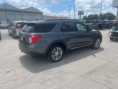 Used 2023 Ford Explorer XLT w/ Equipment Group 202A AWD/4WD image 3