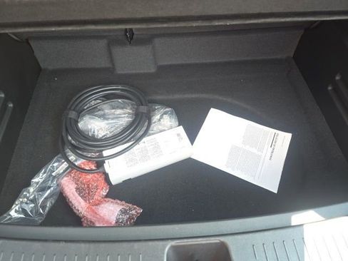 Used 2022 Chevrolet Bolt EUV Premier w/ Sun & Sound Package image 28