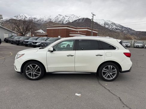 Used 2017 Acura MDX SH-AWD image 2