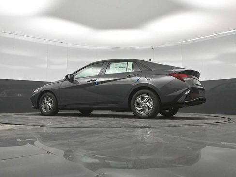 New 2026 Hyundai Elantra SE FWD image 34