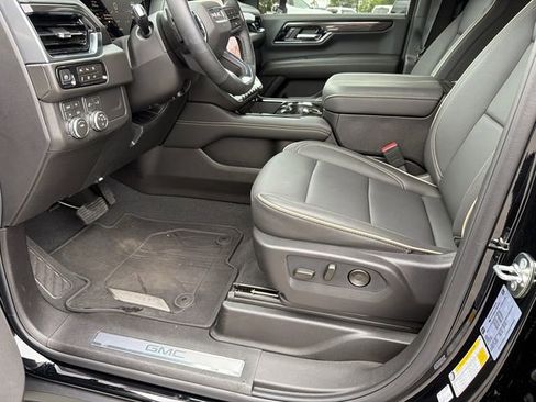Used 2026 GMC Yukon Elevation AWD/4WD image 9