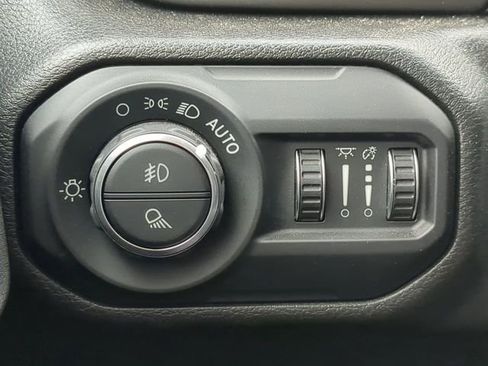 Used 2022 Jeep Gladiator Willys image 24