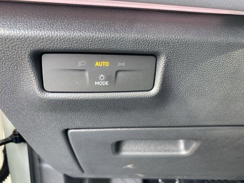 New 2026 Volkswagen Tiguan SE image 33