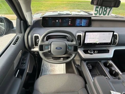 Certified 2025 Ford Expedition Max Active AWD/4WD image 19