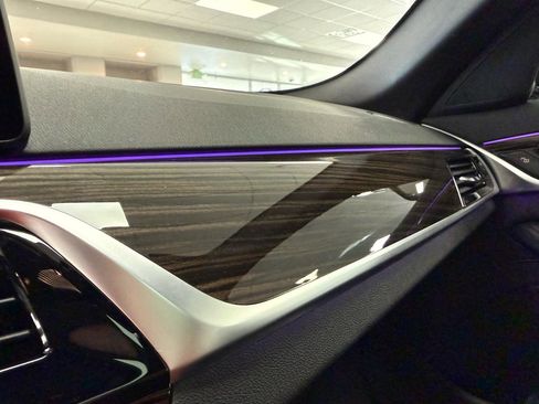 Used 2021 BMW 530i w/ Convenience Package image 21